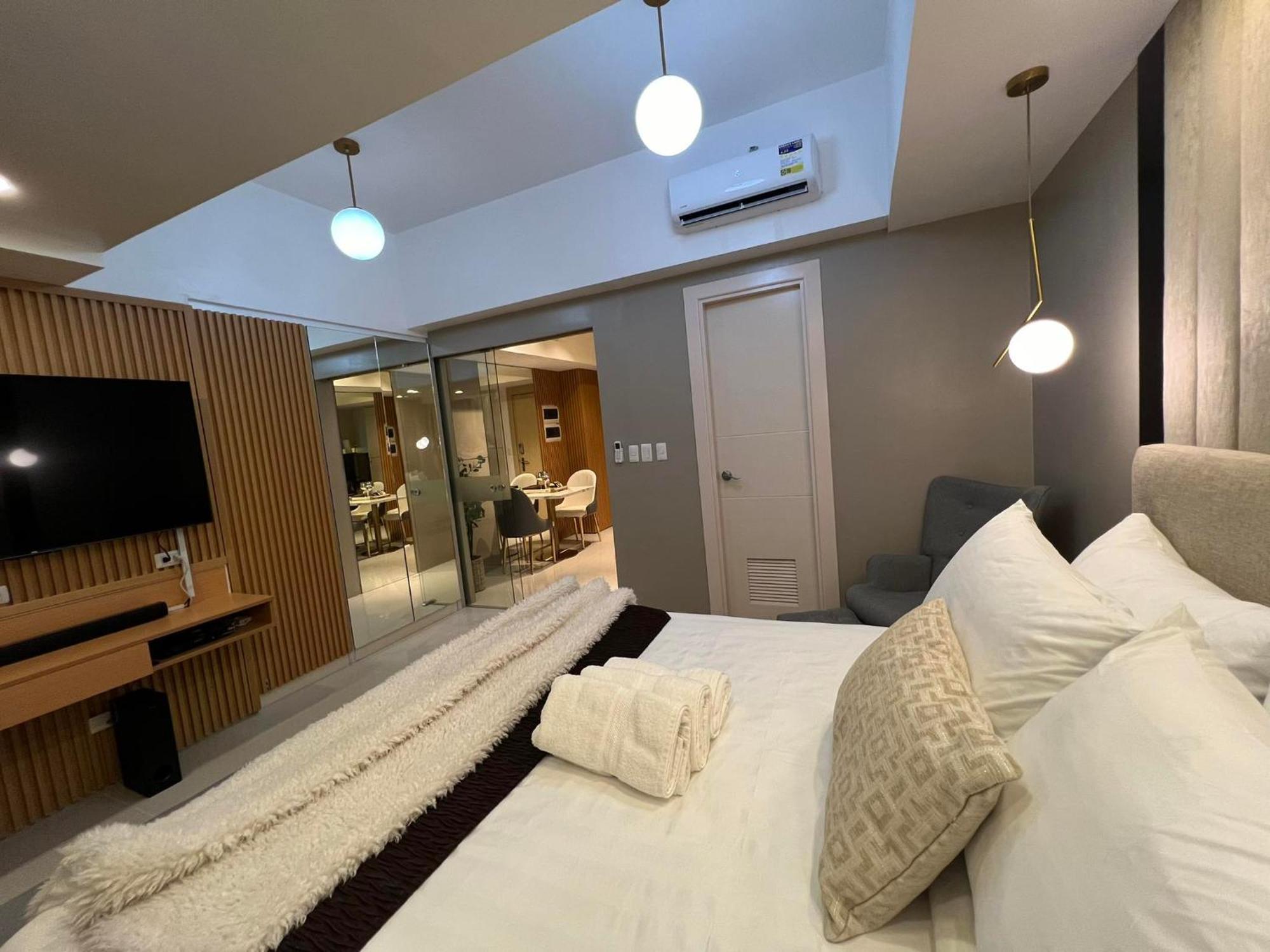 Hotel Vibe Condo At Uptown Parksuites Bgc 达义 外观 照片